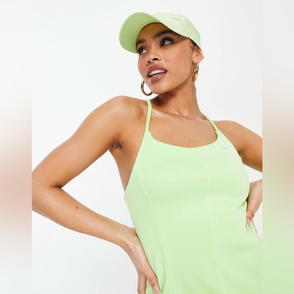 Nike Icon Clash mini dress in neon green LARGE - Picture 3 of 10